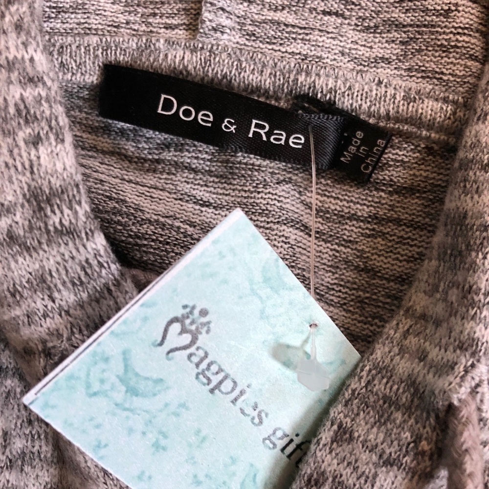 Doe and Rae light sweatshirt - Picture 2 of 5